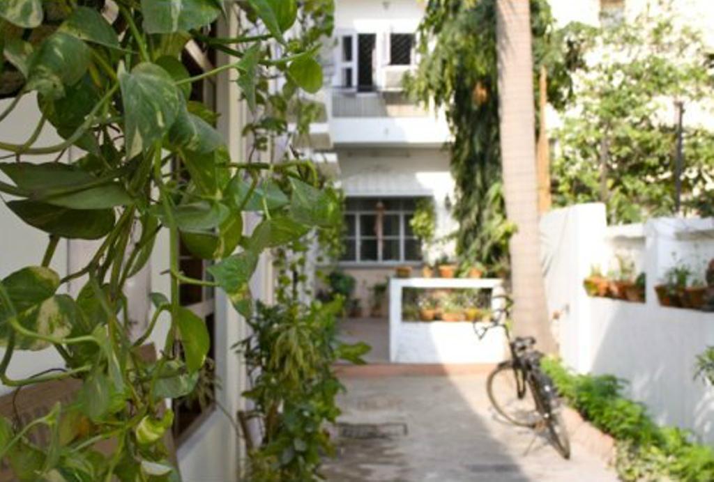 Eleven Bed & Breakfast Neu-Delhi Exterior foto