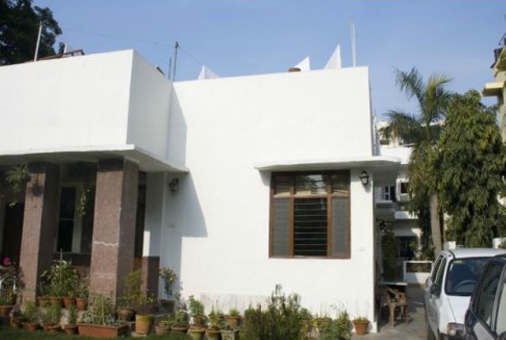 Eleven Bed & Breakfast Neu-Delhi Exterior foto